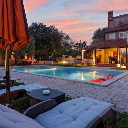Guesthouse "Barboska" - Big Outdoor Swimming Pool & Private Tennis Court 보드냔 외부 사진