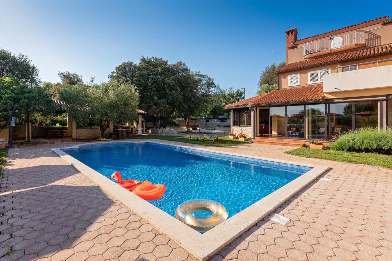 Guesthouse "Barboska" - Big Outdoor Swimming Pool & Private Tennis Court 보드냔 외부 사진