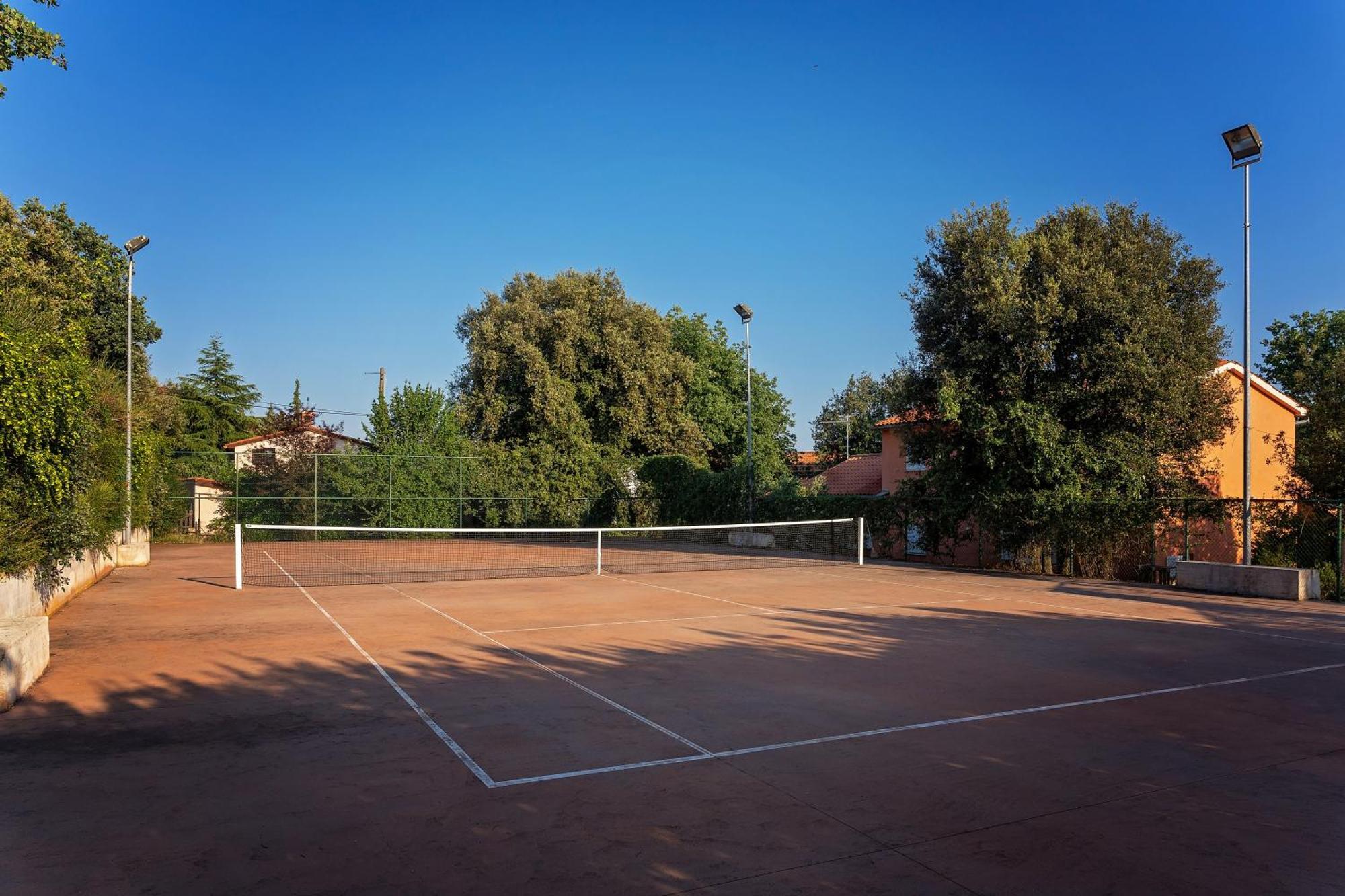 Guesthouse "Barboska" - Big Outdoor Swimming Pool & Private Tennis Court 보드냔 외부 사진