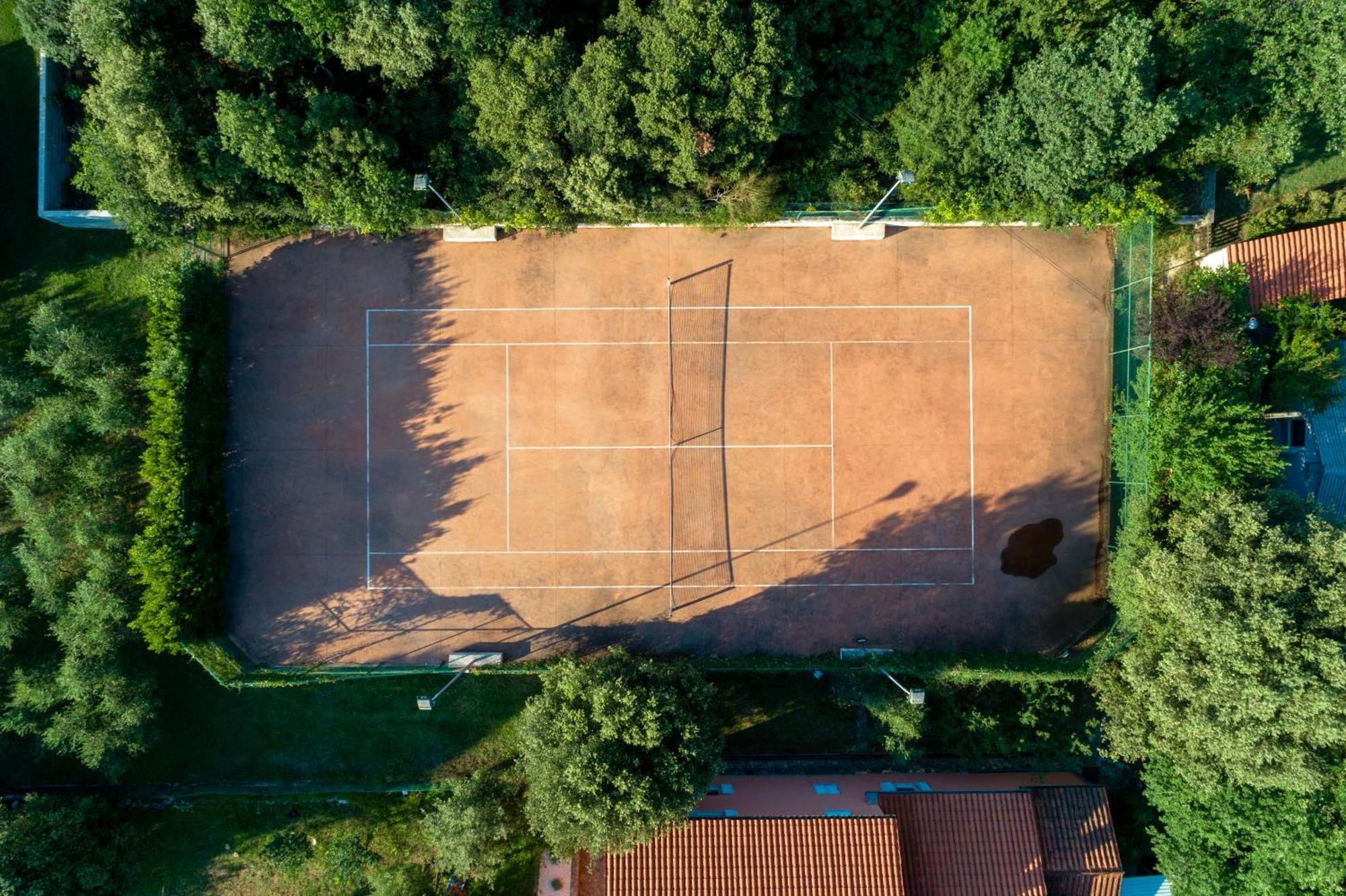 Guesthouse "Barboska" - Big Outdoor Swimming Pool & Private Tennis Court 보드냔 외부 사진
