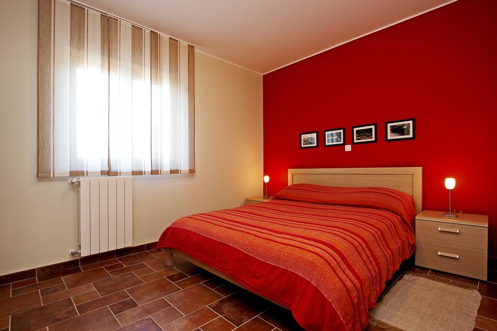 Guesthouse "Barboska" - Big Outdoor Swimming Pool & Private Tennis Court 보드냔 객실 사진